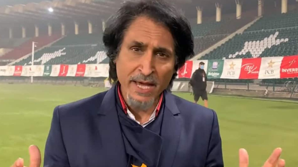 چیئرمین پی سی بی رمیز راجہ بھی فائنل دیکھنے اسٹیڈیم پہنچ گئے