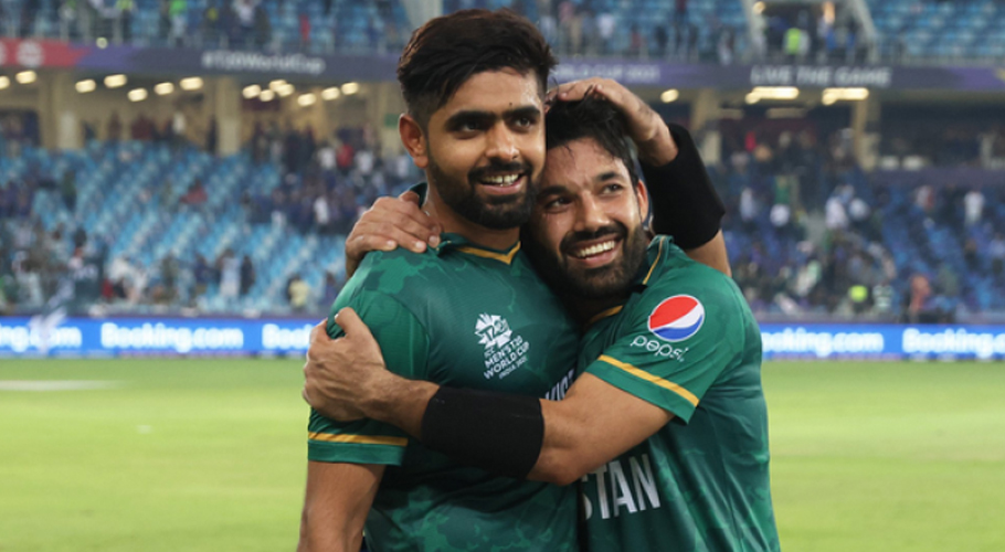 محمد رضوان نے بابر اعظم کو ایک بار پھر پیچھے چھوڑ دیا