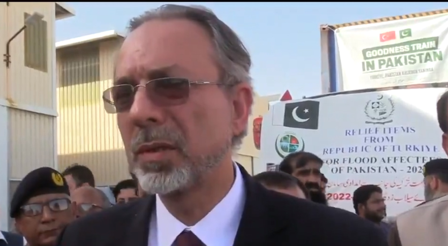 ترکیہ سے 13 ہوائی جہاز سیلاب متاثرین کے لئے امداد لیکر پاکستان پہنچے ہیں۔ترک سفیر