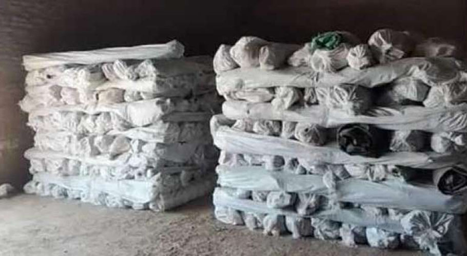 نصیر آباد، سابق پی پی کونسلر کی مل سے 1500 خیمے اور سینکڑوں تھیلے راشن برآمد