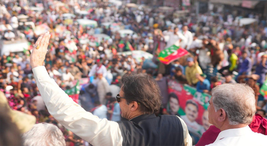 پی ٹی آئی لانگ مارچ کا دوسرا دن: پیغام دینا چاہتا ہوں ہم انسان ہیں بھیڑ بکریاں نہیں، عمران خان