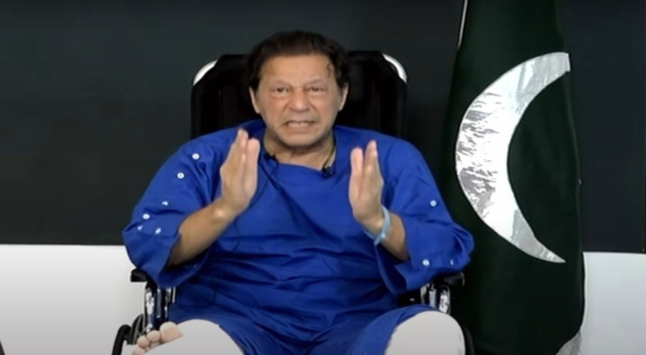 لانگ مارچ کے شیڈول میں تبدیلی، منگل کی بجائے پرسوں سے شروع ہوگا، عمران خان