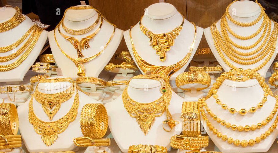پاکستان میں سونے کی فی تولہ قیمت 700 روپے بڑھ گئی