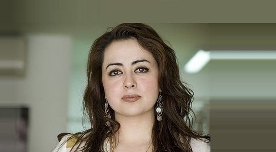 ماریہ بی کی ٹرانسجینڈرز کے بارے میں اپنے مؤقف کی تفصیل سے وضاحت