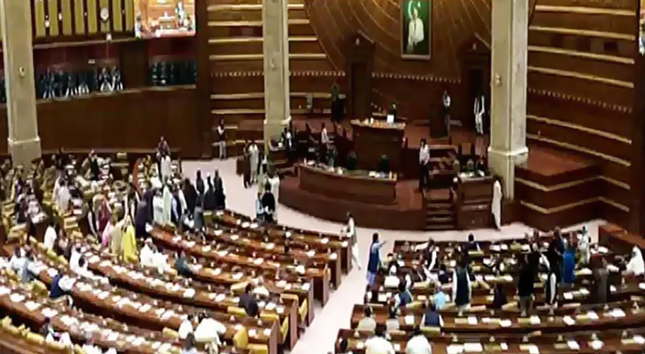گورنر کی ایڈوائس غیر قانونی قرار، اسپیکر پنجاب اسمبلی نے رولنگ جاری کردی