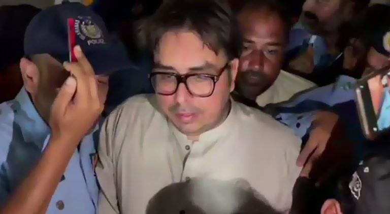 عدالت نے پولیس کو شہباز گِل کی گرفتاری سے روک دیا