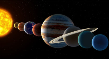 غروبِ آفتاب کے بعد 5 سیارے چاند کے ساتھ ایک ساتھ کل نظر آئیں گے