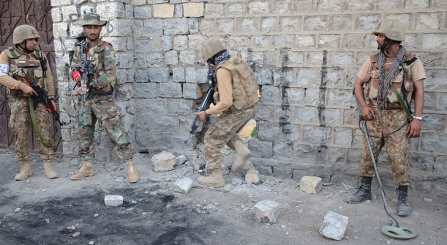 پاک فوج کا چمن میں دہشتگردوں کے خلاف آپریشن، ہتھیار، آئی ای ڈیز برآمد