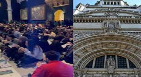 لندن کے تاریخی وکٹوریا میوزیم میں سینکڑوں افراد کیلئے ’اوپن افطار‘ کا اہتمام