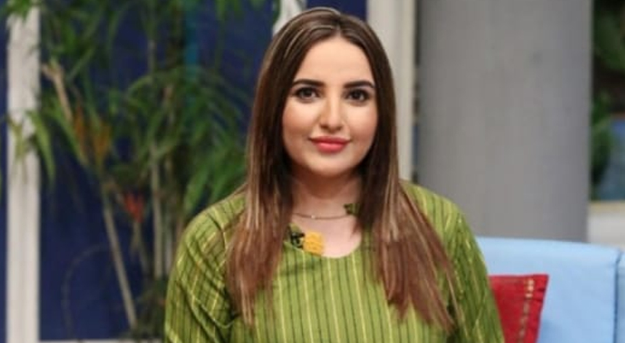 کل مولانا فضل الرحمن کے کرتوت سامنے لاؤں گی، حریم شاہ کی دھمکی