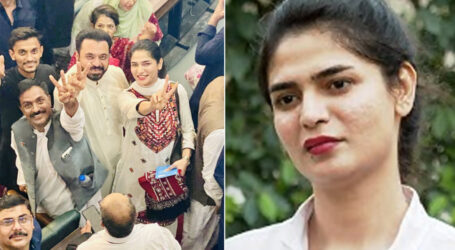 خواجہ سرا شہزادی رائے نے کراچی کونسل کی رکن کی حیثیت سے حلف اٹھا لیا