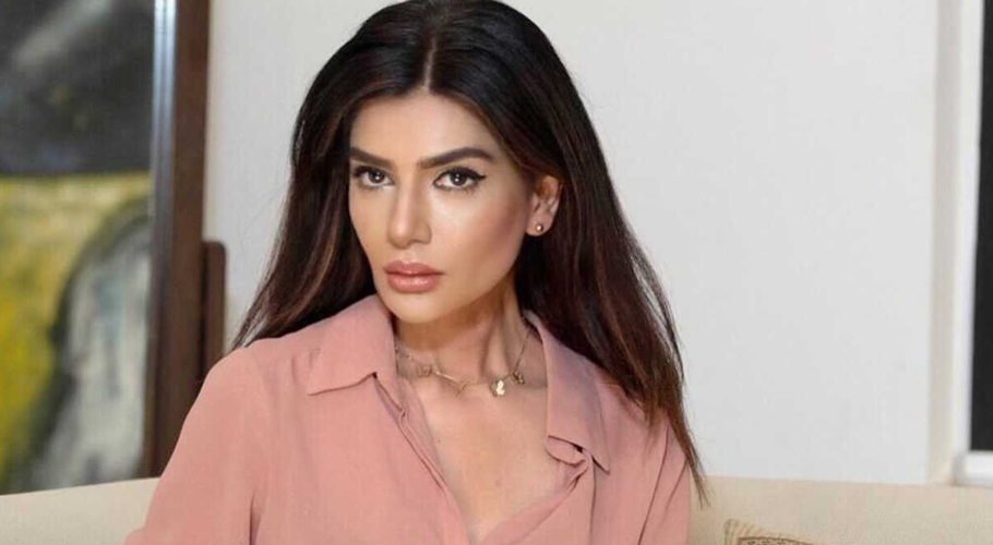 اپنی مرضی کا فیشن کرکے باہر نکلی تو قتل کردی جاؤں گی، عفت عمر