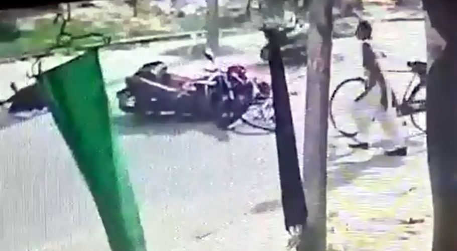 اوباشوں نے سائیکل پر جاتی طالبہ کا دو پٹہ کھینچ کر گرادیا، لڑکی موقع پر جاں بحق