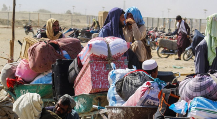 پاکستان افغان مہاجرین کا بوجھ کب تک اُٹھائے گا؟
