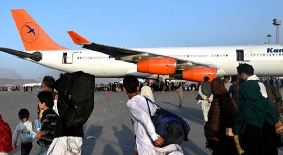 افغان پناہ گزینوں کی چارٹرڈ طیاروں سے پاکستان سے برطانیہ روانگی کا آغاز