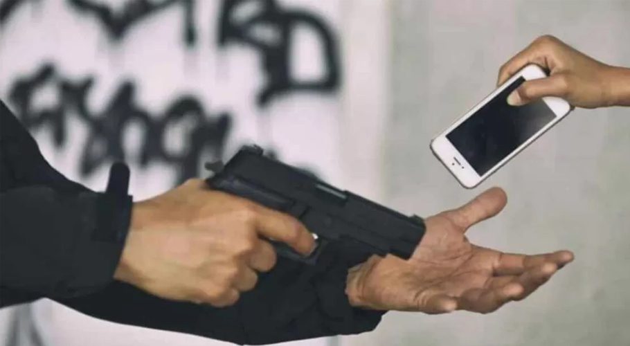 کراچی میں بڑھتے اسٹریٹ کرائمز، شہریوں کے تشدد سے کتنا جانی نقصان ہوا؟