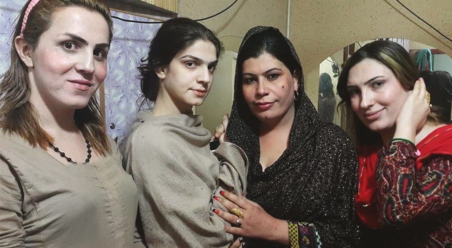 پنجاب نے ٹیکس کی وصولی کیلئے ٹرانس جینڈرز کی خدمات حاصل کرلیں