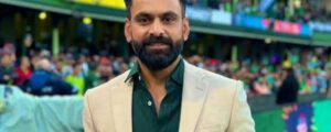 محمد حفیظ کو جہاز میں سوار ہونے سے روک دیا گیا