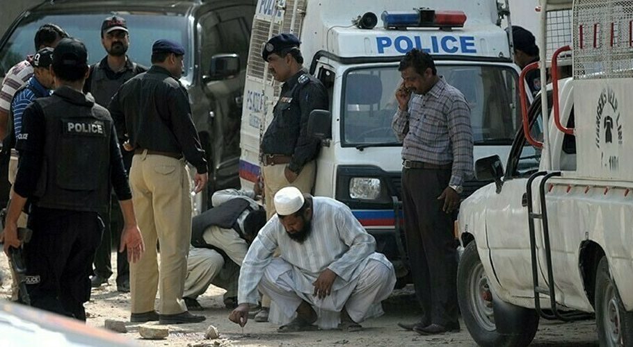 کراچی کے شہریوں نے قانون ہاتھ میں لے لیا، فائرنگ سے متعدد ڈاکو ہلاک