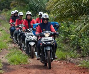 انڈونیشیا کی بہادر خواتین موسمیاتی تبدیلی کے سامنے ڈٹ گئیں