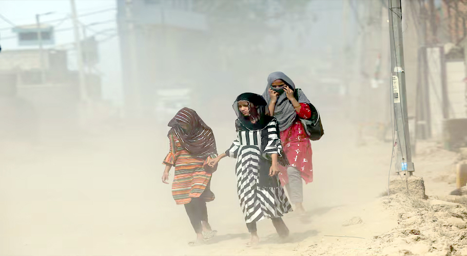 temperature hits all-time high of 52.9 Celsius in India