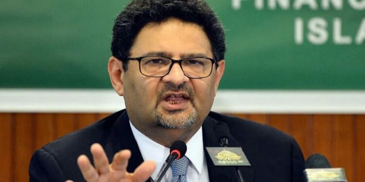 PTI founder’s call to halt remittances will fail: Miftah