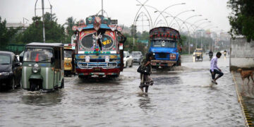 کراچی میں موسلا دھار بارش