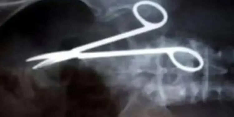 Scissors left in abdomen after surgery kill Faisalabad woman