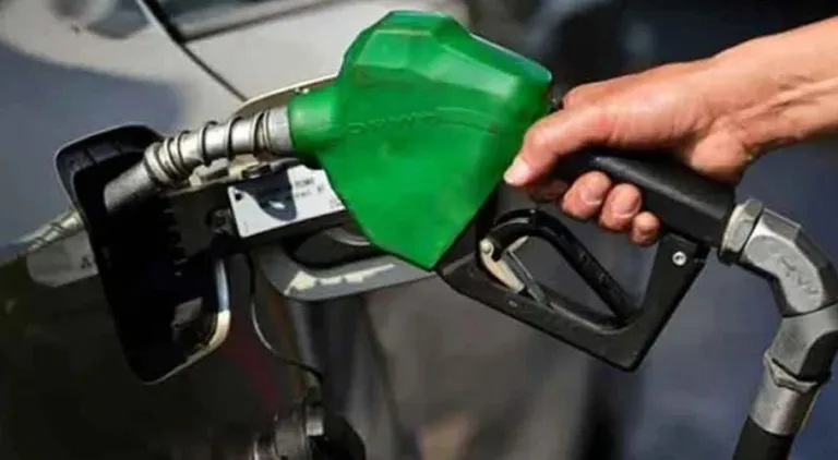 Petrol Price in Pakistan Expected to Drop from Tomorrow