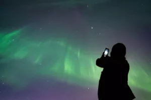 Northern Lights appear in Calgary, Canada