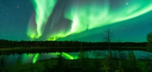 Northern Lights appear in Calgary, Canada