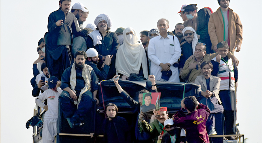 Gandapur, Bushra turn up in Mansehra, will hold press conference at 11 am today