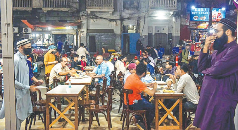 Outdoor dining at restaurants banned in Lahore