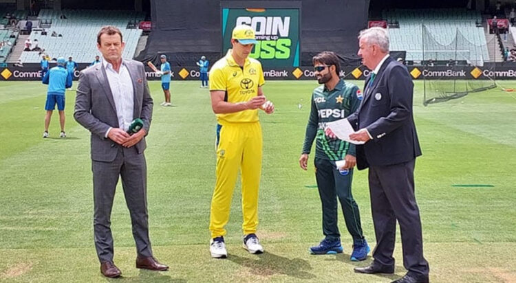 First T20 match: Pakistan decides to bowl first with limited overs
