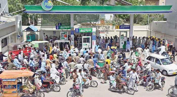 Petroleum dealers threaten strike on March 4