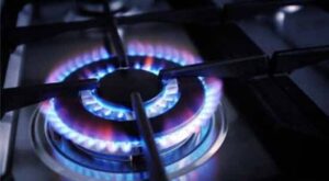 Gas crisis intensifies in Karachi with unannounced loadshedding and low pressure