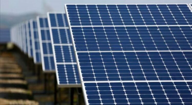 New technology enables solar panels to generate electricity at night too
