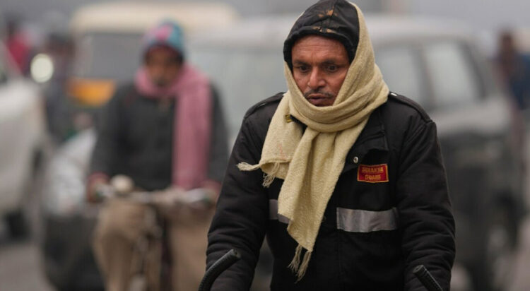 Winter arrives in Karachi: Cold wave brings temperatures down to 11°C