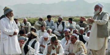 Kurram warring tribes strike 8-month peace deal before Eid