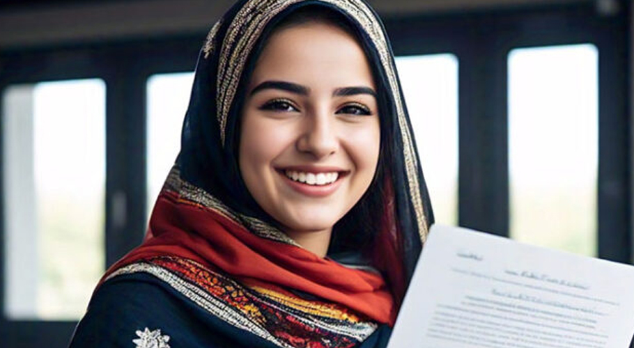 Pakistan announces fully funded scholarships for Afghan students