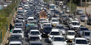Karachi’s University Road Closure Triggers Traffic Chaos