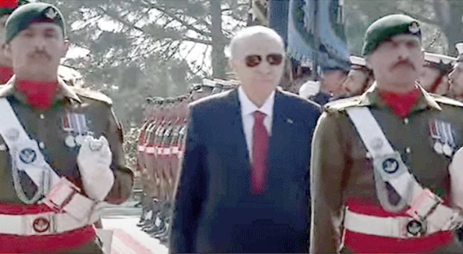 Turkish President Recep Tayyip Erdogan receives guard of honour at PM House