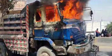Transporters stage protest at National Highway against vehicles burning