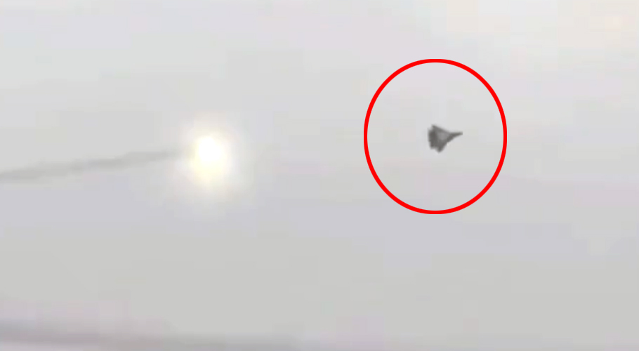 "Emotional Video: Pakistani Fighter Jet Strikes Deep Inside India"