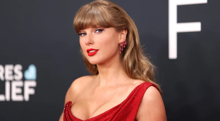 Fans disappointed as Taylor Swift skips AMAs 2025 red carpet