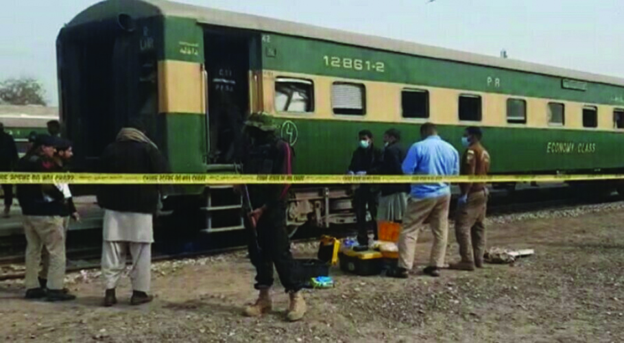 Bomb blast derails Jaffar Express in Jacobabad