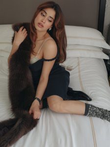 Janhvi Kapoor’s Bold Photoshoot Goes Viral, Sparks Uproar on Social Media


