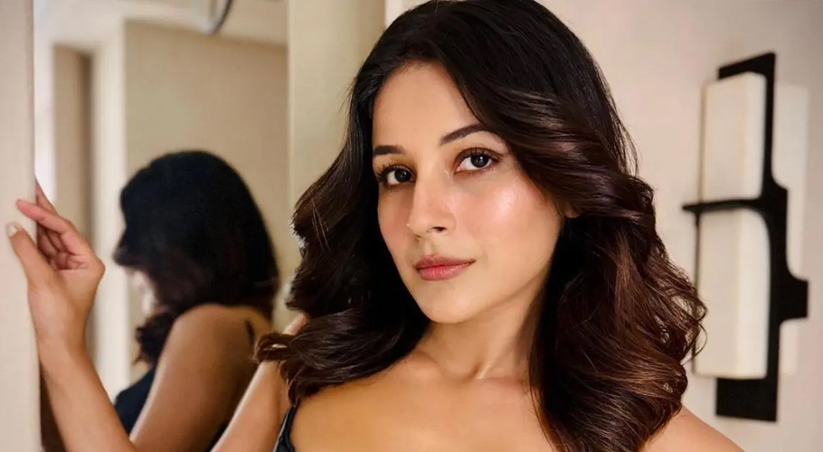 SHEHNAAZ GILL BOLD PIC VIRAL