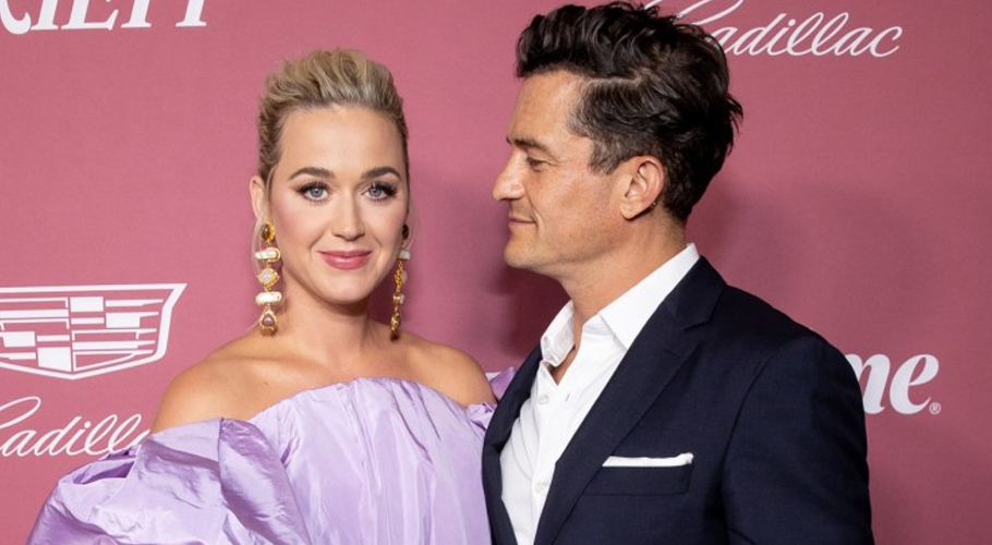 Katy Perry spotted without engagement ring