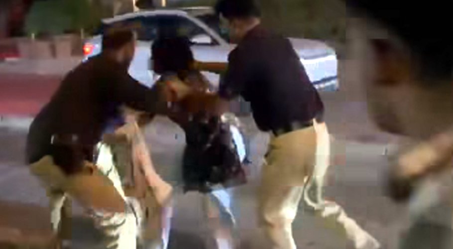 SSP Karachi South suspends cop for assaulting woman after Dialogue Pakistan report